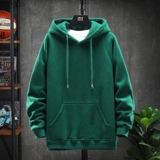 Càng về tối, trời đôi lúc có mưa bất chợt nhưng các vận động viên tham gia bộ môn bóng chuyền vẫn thi đấu hết mình trước sự cổ vũ của các sinh viên và giáo viên học viện.